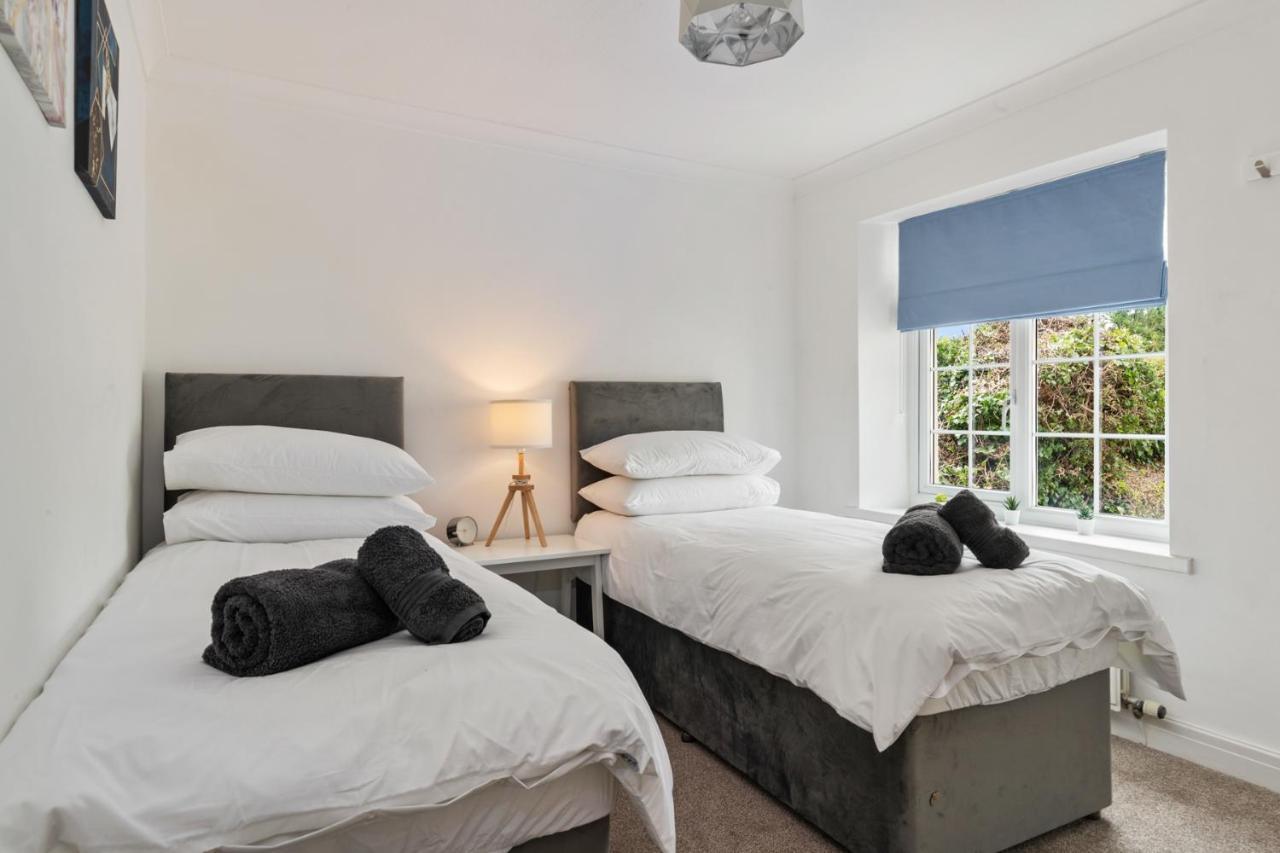 Ivydene - Beautiful Cottage, Stone Throw From Beach, Wonderful Sea Views Сондърсфут Екстериор снимка